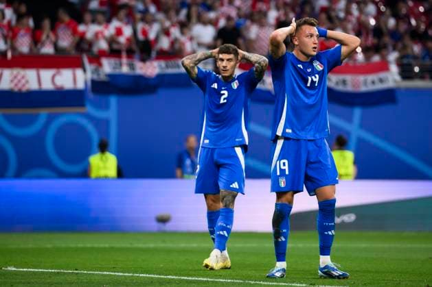 Croatia v Italy - UEFA EURO, EM, Europameisterschaft,Fussball 2024 Mateo Retegui of Italy and Giovanni Di Lorenzo of Italy look dejected during the UEFA EURO 2024 group stage football match between Slovakia and Ukraine. Leipzig Germany Copyright: xNicolòxCampox
