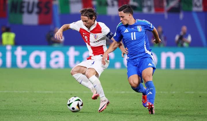 Croatia Italy UEFA EURO 2024 Leipzig, 24 06 2024, Leipzig Stadium, Football, UEFA EURO 2024 Germany , Group B, Preliminary round , Croatia CRO vs Italy ITA , In the picture from left Luka ModricÊ 10, Croatia , Lorenzo Pellegrini 10, ITA , For journalistic purposes only Only for editorial use , UEFA Êregulations prohibit any use of photographs as image sequences and or quasi video ,