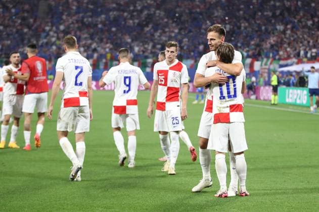 24 06 2024, xtgx, Football EM 2024, Croatia Italy emspor, v l Luka Modric Croatia Croatia celebrate the goal, Der Torjubel zum 1 0 UEFA REGULATIONS PROHIBIT ANY USE OF PHOTOGRAPHS as IMAGE SEQUENCES and or QUASI VIDEO Leipzig
