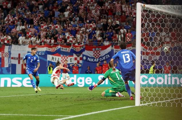 24 06 2024, xtgx, Football EM 2024, Croatia Italy emspor, v l Luka Modric Croatia Croatia , Matteo Darmian Italy , Gianluigi Donnaruma Italy Goal scored, scored the goal to 1 0 UEFA REGULATIONS PROHIBIT ANY USE OF PHOTOGRAPHS as IMAGE SEQUENCES and or QUASI VIDEO Leipzig