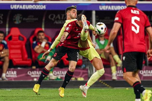 2024-06-24 Albania v Spain - Group B - UEFA EURO, EM, Europameisterschaft,Fussball 2024 DUSSELDORF, GERMANY - JUNE 24: Mario Mitaj of Albania, Ferran Torres of Spain battle for the ball during the Group B - UEFA EURO 2024 match between Albania and Spain at Dusseldorf Arena on June 24, 2024 in Dusseldorf, Germany. (Photo by Joris Verwijst BSR Agency) Dusseldorf Germany Content not available for redistribution in The Netherlands directly or indirectly through any third parties. Copyright: xBSRxAgencyx
