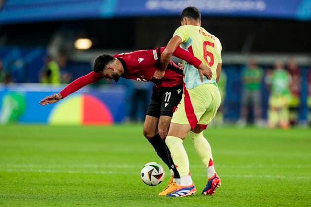 UEFA EURO 2024 Albania Spain 24 06 2024 Armando Broja Albania, 11 , Mikel Merino Spain, 06 UEFA EURO 2024 Albania Spain Arena Düsseldorf, Düsseldorf, on 24 06 2024 Copyright: xBEAUTIFULxSPORTS Meuselx