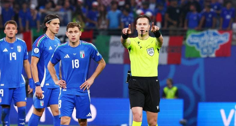Croatia Italy UEFA EURO 2024 Leipzig, 24 06 2024, Leipzig Stadium, Football, UEFA EURO 2024 Germany , Group B, Preliminary round , Croatia CRO vs Italy ITA , In the picture referee Danny Makkelie , For journalistic purposes only Only for editorial use , UEFA Êregulations prohibit any use of photographs as image sequences and or quasi video ,