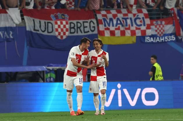 Leipzig, Germany 24.06.2024: Luca Modric of Croatia score the goal 1-0 during the UEFA EURO, EM, Europameisterschaft,Fussball 2024 Matchday 3, group stage B football match between Croatia vs Italy at Leipzig Stadium.  Copyright: xx xx IPA_Agency_IPA47448137
