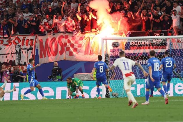 UEFA EURO, EM, Europameisterschaft,Fussball 2024: Croatia vs Italy at Leipzig Stadium, Matchday 3 Leipzig, Germany 24.06.2024: Luca Modric of Croatia score the goal 1-0 during the UEFA EURO 2024 Matchday 3, group stage B football match between Croatia vs Italy at Leipzig Stadium. Leipzig Leipzig Stadium Germany Germany Copyright: xmarcoxiacobucci