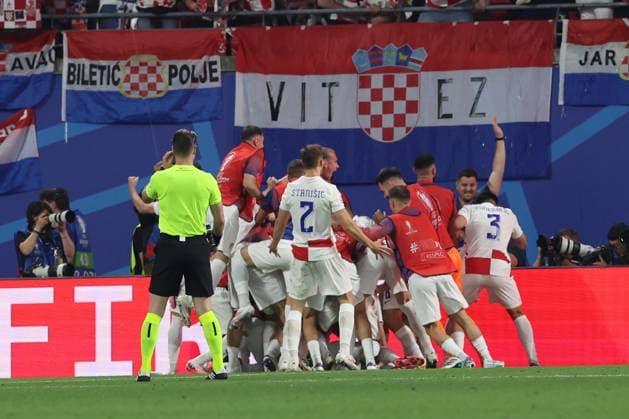 UEFA EURO, EM, Europameisterschaft,Fussball 2024: Croatia vs Italy at Leipzig Stadium, Matchday 3 Leipzig, Germany 24.06.2024: Luca Modric of Croatia score the goal 1-0 during the UEFA EURO 2024 Matchday 3, group stage B football match between Croatia vs Italy at Leipzig Stadium. Leipzig Leipzig Stadium Germany Germany Copyright: xmarcoxiacobucci