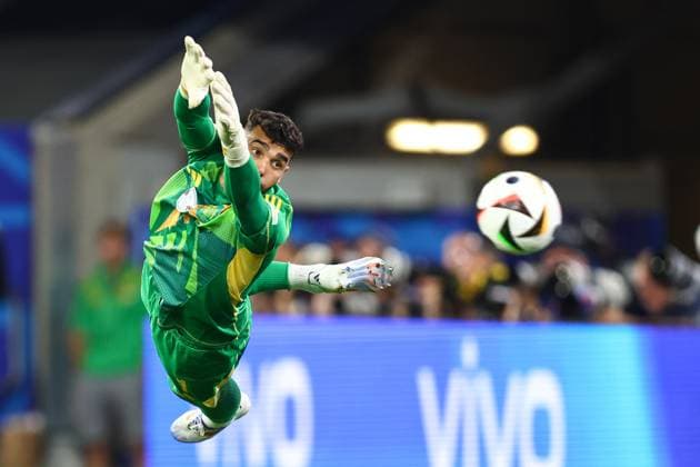 Albanien gegen Spanien 24. Juni 2024, Düsseldorf UEFA EUROs Gruppe B Albanien gegen Spanien Spanien Torwart David Raya Foto Charlotte Wilson Abseits Düsseldorf Deutschland  Copyright: xCharlottexWilsonx xOffsidexOffside