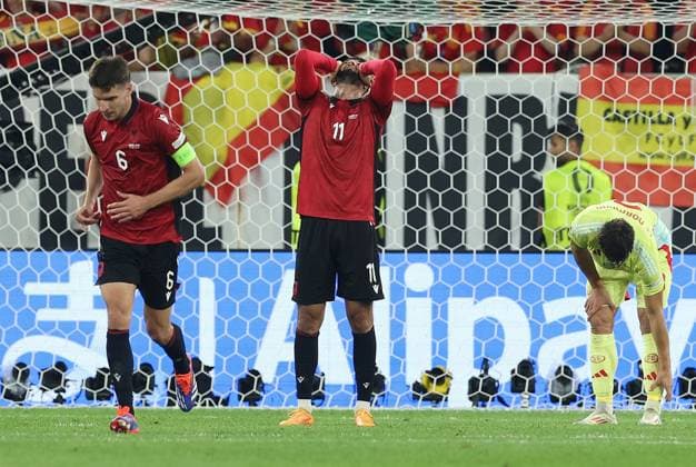 Armando Broja of Albania reacts after missing a chance Albania v Spain, UEFA European Championship, EM, Europameisterschaft 2024, Group B, Football, Dusseldorf Arena, Dusseldorf, Germany, 24 Jun 2024 EDITORIAL USE ONLY No use with unauthorised audio, video, data, fixture lists, club league logos or live services. Online in-match use limited to 120 images, no video emulation. No use in betting, games or single club league player publications. Copyright: xPaulxCurrie Shutterstockx 14551058cf