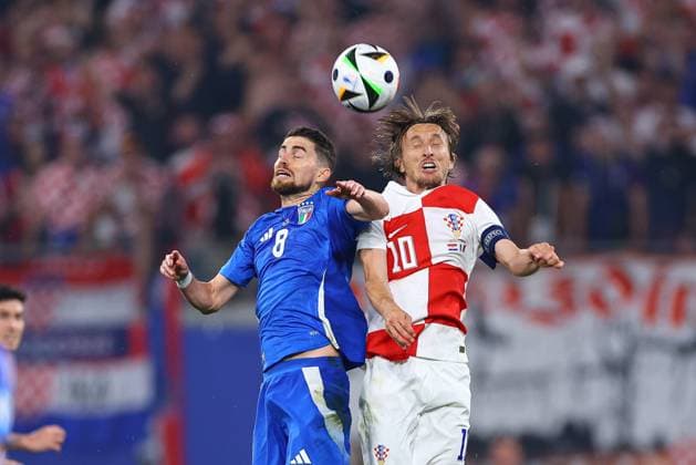 2024.06.24 Lipsk Pilka nozna Reprezentacja Mistrzostwa Europy EURO 2024 Niemcy Chorwacja - Wlochy N z Jorginho Luka Modric Foto Pawel Andrachiewicz PressFocus 2024.06.24 Lipsk Football European Championships 2024 EURO 2024 Germany Croatia - Italy Jorginho Luka Modric Credit: Pawel Andrachiewicz PressFocus NEWSPIX.PL --- Newspix.pl POLAND OUT!  20240624_xPF_PA085