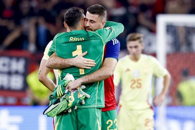 DUSSELDORF, Dusseldorf Arena ,24-06-2024 , European Football Championship Euro2024, Group stage match no.27 between Albania and Spain, Spain goalkeeper David Raya and Spain goalkeeper Unai Simon celebrate the win Albania - Spain (Euro2024)  x25589401x Copyright: