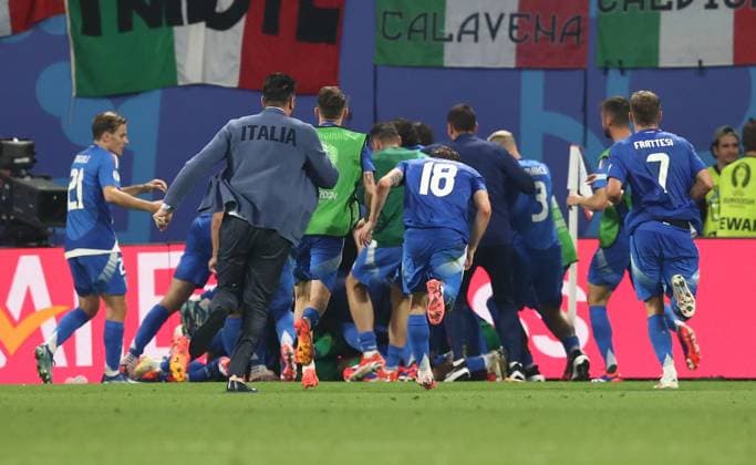 24 06 2024, xtgx, Football EM 2024, Croatia Italy emspor, v l Mattia Zaccagni Italy celebrate the goal, Der Torjubel zum 1 1 UEFA REGULATIONS PROHIBIT ANY USE OF PHOTOGRAPHS as IMAGE SEQUENCES and or QUASI VIDEO Leipzig