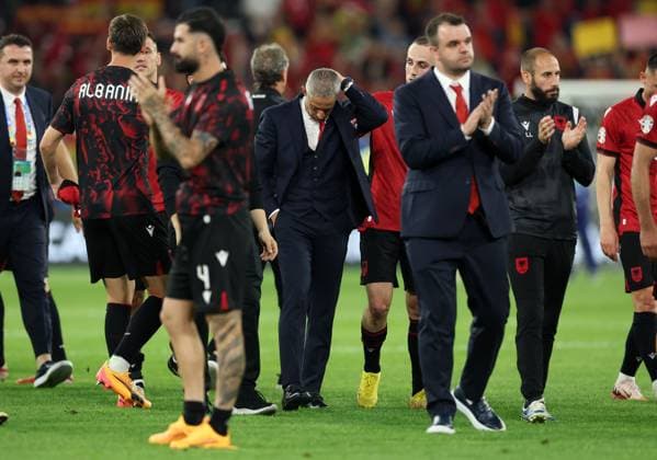 Albania manager Sylvinho BRA shows a look of dejection at full time Albania v Spain, UEFA European Championship, EM, Europameisterschaft 2024, Group B, Football, Dusseldorf Arena, Dusseldorf, Germany, 24 Jun 2024 EDITORIAL USE ONLY No use with unauthorised audio, video, data, fixture lists, club league logos or live services. Online in-match use limited to 120 images, no video emulation. No use in betting, games or single club league player publications. Copyright: xPaulxCurrie Shutterstockx 14551058cp