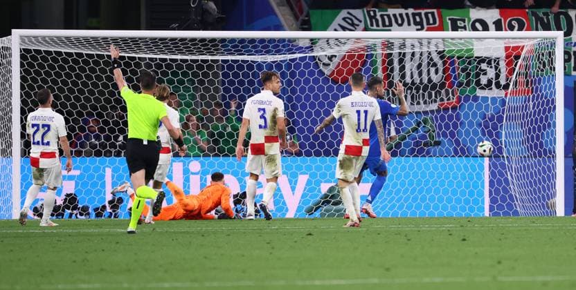 Croatia Italy UEFA EURO 2024 Leipzig, 24 06 2024, Leipzig Stadium, Football, UEFA EURO 2024 Germany , Group B, Preliminary round , Croatia CRO vs Italy ITA , In the picture Goal for Italy The goal for 1 1 Mattia Zaccagni 20, ITA scores in injury time , For journalistic purposes only Only for editorial use , UEFA Êregulations prohibit any use of photographs as image sequences and or quasi video ,