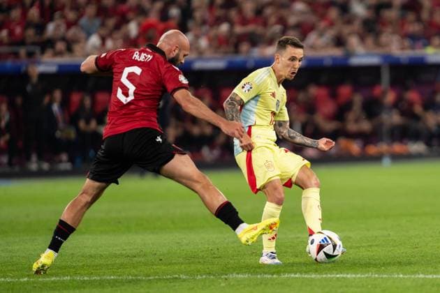GER, Euro 2024, Group B, Albania ALB vs Spain ESP 24 06 2024, Düsseldorf Arena Merkur Spiel Arena , Düsseldorf Duesseldorf, GER, Euro 2024, Group B, Albania ALB vs Spain ESP In the picture duel between Grimaldo Alejandro Spain Spain ESP, 12 and Ajeti Arlind Albania Albania ALB, 5 nordphotoxGmbHxx xChristianxSchulze nph000300