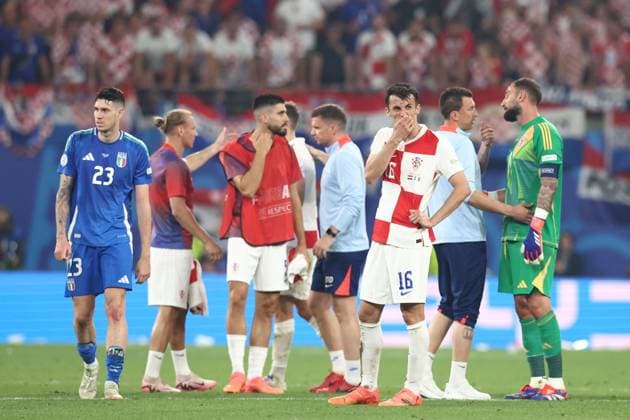 A dejected Ante Budimir of Croatia after the full time whistle Croatia v Italy, UEFA European Championship, EM, Europameisterschaft 2024, Group B, Football, Leipzig Stadium, Leipzig, Germany, 24 Jun 2024 EDITORIAL USE ONLY No use with unauthorised audio, video, data, fixture lists, club league logos or live services. Online in-match use limited to 120 images, no video emulation. No use in betting, games or single club league player publications.  Copyright: xMattxWest Shutterstockx 14551036dn