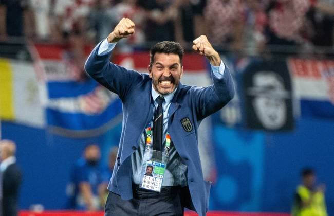 Football, men, 2023 24 season, UEFA Euro 2024, Group B 3 matchday in Leipzig, Croatia Italy, team coordinator Gianluigi Buffon cheers after the final whistle, 24 06 2024, Copyright: xMatthiasxKochx