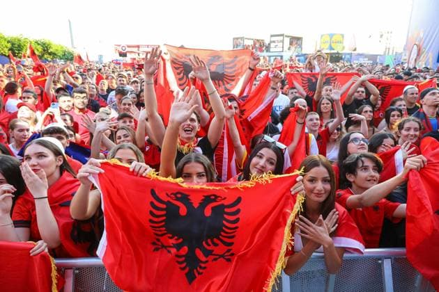 Fan Zone Burgplatz in Düsseldorf Public Viewing UEFA EURO 2024 Albania vs Spain 24 06 2024 Fan Zone Burgplatz in Düsseldorf Public Viewing UEFA EURO 2024 Albania vs Spain on 24 06 2024, Düsseldorf Copyright: xBEAUTIFULxSPORTS KennyxBeelex