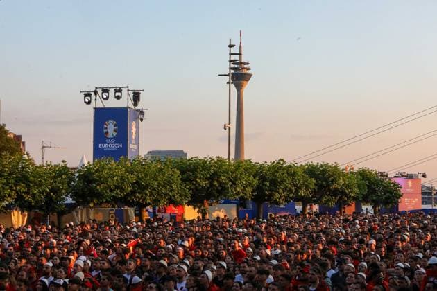 Fan Zone Burgplatz in Düsseldorf Public Viewing UEFA EURO 2024 Albania vs Spain 24 06 2024 Fan Zone Burgplatz in Düsseldorf Public Viewing UEFA EURO 2024 Albania vs Spain on 24 06 2024, Düsseldorf Copyright: xBEAUTIFULxSPORTS KennyxBeelex