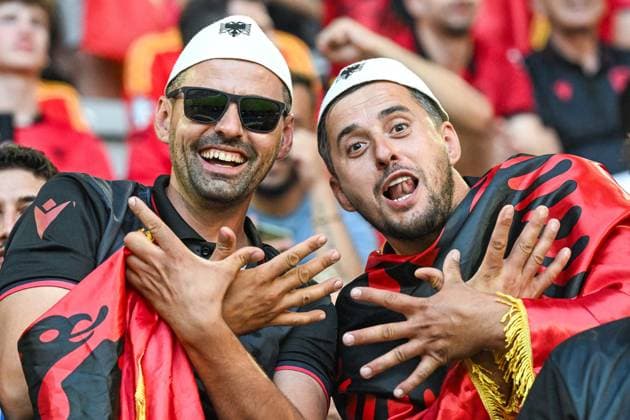 240624 EURO2024 ALBANIA VS SPAIN Supporters of Albania before a soccer game between the national teams of Albania and Spain on the third matchday in Group B in the group stage of the UEFA EURO, EM, Europameisterschaft,Fussball 2024 tournament , on Monday 24 June 2024 in Dusseldorf , Germany . PHOTO SPORTPIX Stijn Audooren Dusseldorf Dusseldorf Arena Germany  Copyright: xSportpix.bex xStijnxAudoorenxStijnxAudoorenx