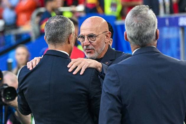 240624 EURO2024 ALBANIA VS SPAIN Coach Luis de la Fuente of Spain and Coach Sylvinho of Albania before a soccer game between the national teams of Albania and Spain on the third matchday in Group B in the group stage of the UEFA EURO, EM, Europameisterschaft,Fussball 2024 tournament , on Monday 24 June 2024 in Dusseldorf , Germany . PHOTO SPORTPIX Stijn Audooren Dusseldorf Dusseldorf Arena Germany  Copyright: xSportpix.bex xStijnxAudoorenxStijnxAudoorenx