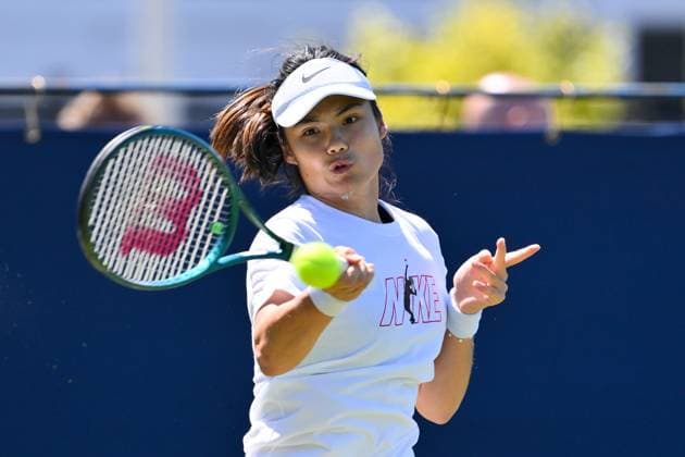Lawn Tennis - 2024 ATP, Tennis Herren Rothesay International Eastbourne Tournament - Devonshire Park, Eastbourne - Monday 24th June 2024. Emma Raducanu practicing on Monday morning. COLORSPORT Ashley Western 