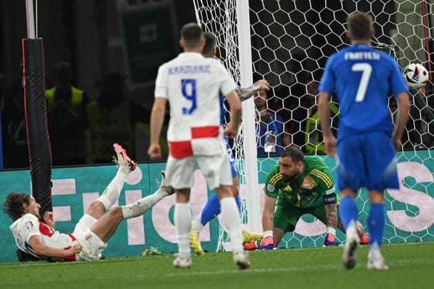 Luka Modric (Croatia)Gianluigi Donnarumma (Italy) celebrates after scoring his team s first goal during the UEFA EURO, EM, Europameisterschaft,Fussball Germany 2024 match between Croatia 1-1 Italy at Leipzig Stadium on June 24, 2024 in Leipzig, Germany. Noxthirdxpartyxsales  (257550122)