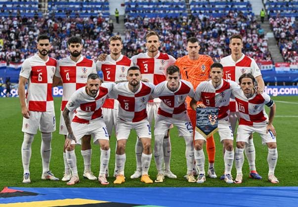 (240625) -- LEIPZIG, June 25, 2024 -- Players of Croatia pose for a group photo before the UEFA EURO, EM, Europameisterschaft,Fussball 2024 Group B match between Croatia and Italy in Leipzig, Germany, June 24, 2024. ) (SP)GERMANY-LEIPZIG-FOOTBALL-EURO 2024-CROATIA VS ITALY RenxPengfei 