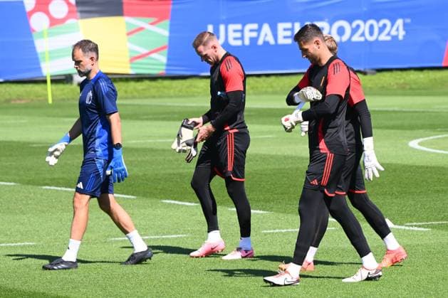 Belgium Media Activities - UEFA EURO, EM, Europameisterschaft,Fussball 2024 25 06 2024 FREIBERG AM NECKA, GERMANY - JUNE 25 : Urwantschky Max goalkeeper coach of Belgian Team, Kaminski Thomas goalkeeper of Belgium, Sels Matz goalkeeper of Belgium, Casteels Koen goalkeeper of Belgium during a training session of the Belgian Red Devils at the UEFA EURO 2024 European Football Championship tournament on June 25, 2024 in Freiberg am Necka, Germany, 25 06 2024 Freiberg am Necka Germany  Copyright: xVincentxKalutx
