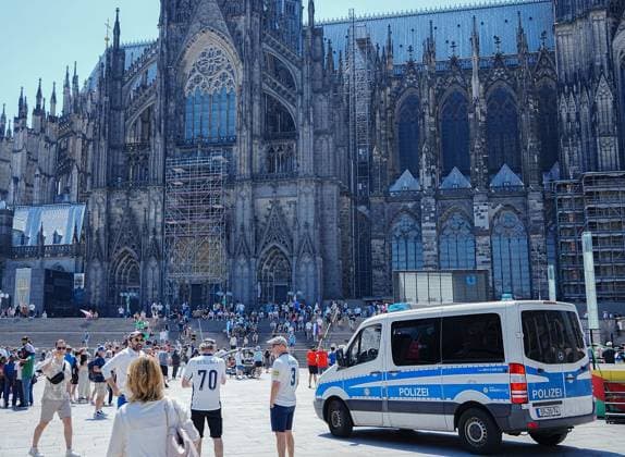 Police presence in Cathedral square England v Slovenia, UEFA European Championship, EM, Europameisterschaft 2024, Group C, Football, Cologne Stadium, Cologne, Germany, 25 Jun 2024 EDITORIAL USE ONLY No use with unauthorised audio, video, data, fixture lists, club league logos or live services. Online in-match use limited to 120 images, no video emulation. No use in betting, games or single club league player publications. Copyright: xDavexShopland Shutterstockx 14555527h