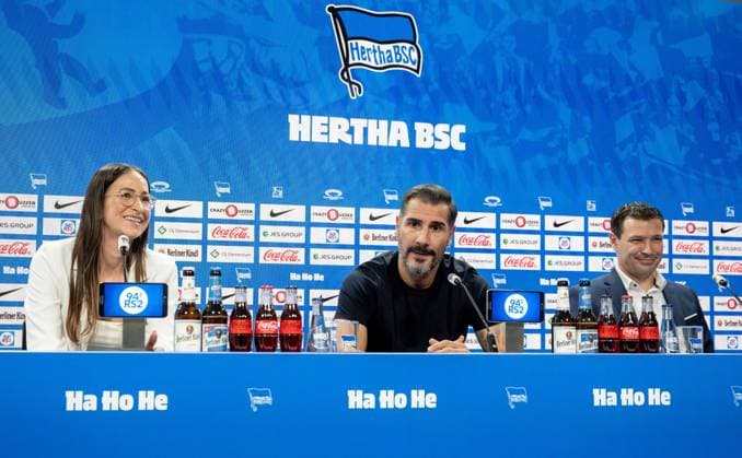 Football, Men, Season 2024 2025, 2 Bundesliga, Hertha BSC, Press conference, Presentation of the new coach Cristian Fiel, f l Press spokeswoman Vera Krings Hertha BSC , Coach Cristian Fiel Hertha BSC , Sports Director Benjamin Weber Hertha BSC , 25 06 2024, Copyright: xMatthiasxKochx