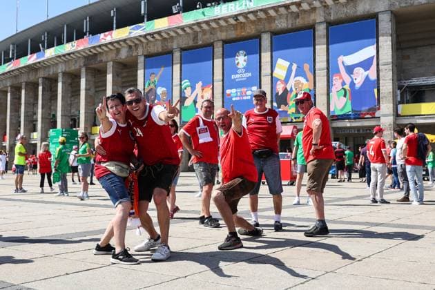 SOCCER - UEFA EURO, EM, Europameisterschaft,Fussball 2024 BERLIN,GERMANY,25.JUN.24 - UEFA EURO 2024, group stage, Austria vs Netherlands. Image shows fans of AUT in front of the Olympiastadion Berlin.  GEPAxpictures xArminxRauthner