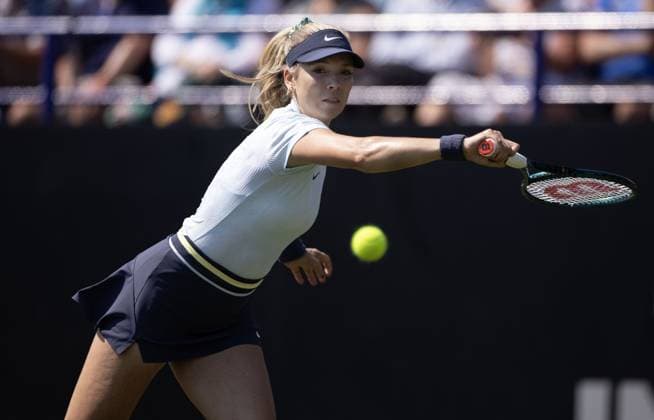Katie Boulter of GBR in action Rothesay International Eastbourne, Day 3, Tennis, Devonshire Park, Eastbourne, UK - 25 June 2024  Copyright: xEllaxLing Shutterstockx 14555503n