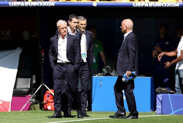 France manager Didier Deschamps FRA inspects the pitch ahead of the game France v Poland, UEFA European Championship, EM, Europameisterschaft 2024, Group D, Football, BVB Stadion, Dortmund, Germany, 25 Jun 2024 EDITORIAL USE ONLY No use with unauthorised audio, video, data, fixture lists, club league logos or live services. Online in-match use limited to 120 images, no video emulation. No use in betting, games or single club league player publications. Copyright: xPaulxCurrie Shutterstockx 14555523d