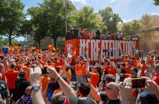 Football, men, season 2023 24, UEFA Euro EM 2024, Group D 3 matchday in Berlin, Netherlands Austria, fan march of the fans of the Netherlands, here Heerstraße, 25 06 2024, Copyright: xMatthiasxKochx