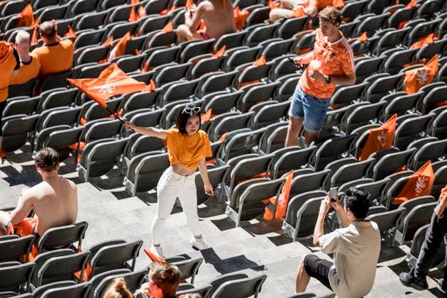 Fan warm up for Netherlands v Austria, UEFA EURO, EM, Europameisterschaft,Fussball 2024, Berlin, Germany Berlin, Germany. 25th, June 2024. Football fans of Netherlands seen on the stands before the UEFA Euro 2024 match in Group D between Netherlands and Austria at Olympiastadion in Berlin. Berlin Germany  Copyright: xGonzalesxPhoto LassexLagonix
