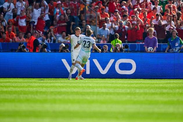 Alexander Prass Austria, 08 , Patrick Wimmer Austria, 23 , jubeln über 1 0 Tor, GER, UEFA Euro 2024, Soccer men, UEFA EM 2024 Matchday 3, Group D, Netherlands vs Austria, Netherlands vs Austria, 25 06 2024 GER, UEFA Euro 2024, Soccer men, UEFA EM 2024 Matchday 3, Group D, Netherlands vs Austria, Netherlands vs Austria, 25 06 2024 Berlin Copyright: xEibner-Pressefotox xClaudiusxRauchx EP_CRH