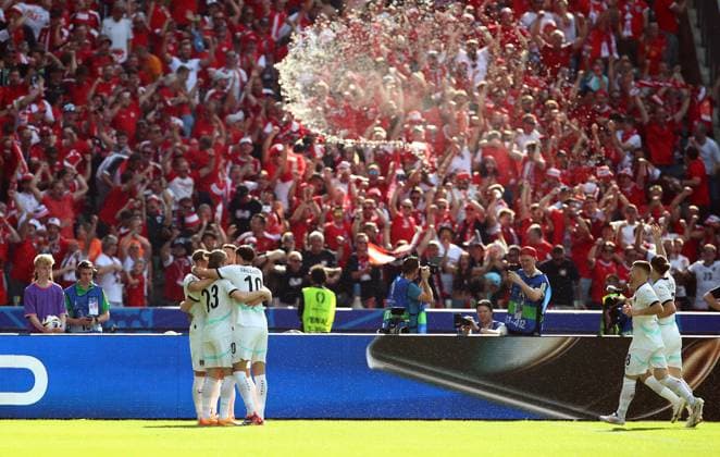 25 06 2024, xtgx, Football EM 2024, Netherlands Austria emspor, v l Alexander Prass Oesterreich , Patrick Wimmer Oesterreich celebrate the goal, Der Torjubel zum 1 0, Eigentor Malen DFL DFB REGULATIONS PROHIBIT ANY USE OF PHOTOGRAPHS as IMAGE SEQUENCES and or QUASI VIDEO Berlin