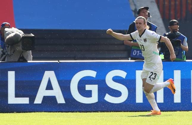 25 06 2024, xtgx, Football EM 2024, Netherlands Austria emspor, v l Patrick Wimmer Oesterreich celebrate the goal, Der Torjubel zum 1 0 DFL DFB REGULATIONS PROHIBIT ANY USE OF PHOTOGRAPHS as IMAGE SEQUENCES and or QUASI VIDEO Berlin