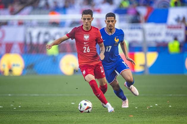 25.06.2024 DORTMUND, SIGNAL IDUNA PARK PILKA NOZNA (FOOTBALL), UEFA EURO, EM, Europameisterschaft,Fussball 2024 MECZ FRANCJA - POLSKA ( FRANCE - POLAND ) NZ KACPER URBANSKI WILLIAM SALIBA FOTO LUKASZ SKWIOT CYFRASPORT NEWSPIX.PL --- Newspix.pl  20240625CSLS031
