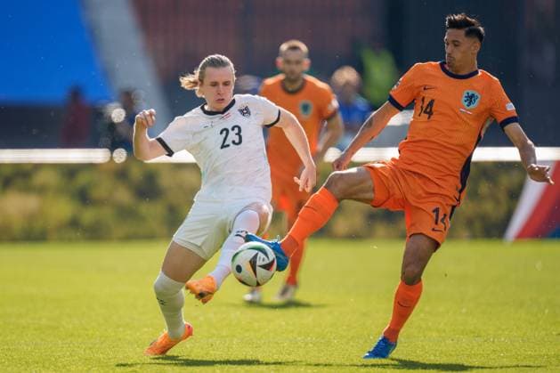 SOCCER - UEFA EURO, EM, Europameisterschaft,Fussball 2024 BERLIN,GERMANY,25.JUN.24 - UEFA EURO 2024, group stage, Austria vs Netherlands. Image shows Lutsharel Geertruida (NED) and Patrick Wimmer (AUT).  GEPAxpictures xJohannesxFriedl