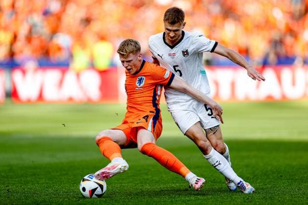 BERLIN, Olympia Stadium , 25-06-2024 , European Football Championship Euro2024, Group stage match no.31 between Netherlands and Austria, Netherlands player Jerdy Schouten, Austria player Stefan Posch Netherlands - Austria (Euro2024)  x25596185x Copyright: