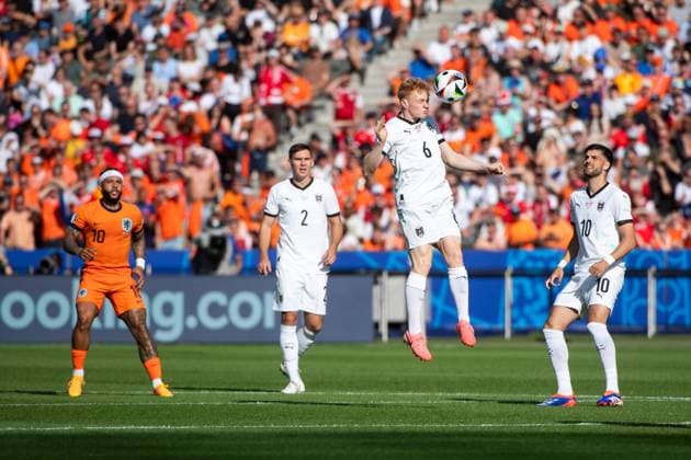 Nicolas Seiwald Austria, 06 on the ball, next to him Florian Grillitsch Austria, 10 , Maximilian Woeber Austria, 02 , GER, Netherlands NED vs Austria AUT , European Football Championship, UEFA EURO 2024, Group D, Matchday 3, 25 06 2024 GER, Netherlands NED vs Austria AUT , European Football Championship, UEFA EURO 2024, Group D, Matchday 3, 25 06 2024 Berlin Copyright: xEibner-Pressefoto Memmlerx EP_MMR