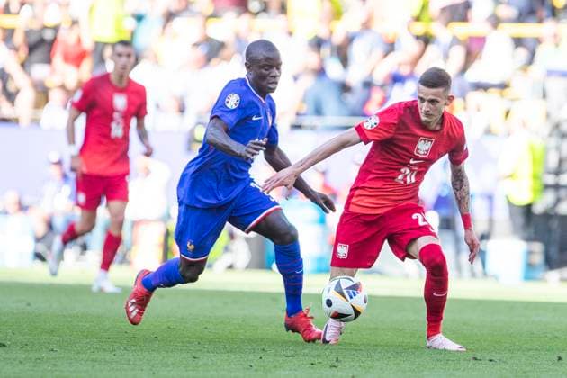 UEFA EURO 2024 France Poland 25 06 2024 Sebastian Szymanski Poland, 20 , N Golo Kante France, 13 UEFA EURO 2024 France Poland BVB Stadion Dortmund, Dortmund, on 25 06 2024 Copyright: xBEAUTIFULxSPORTS Meuselx