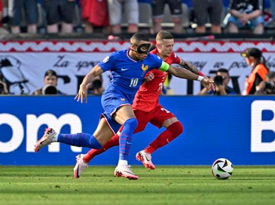 25 06 2024, Football UEFA EURO 2024, Preliminary round, Matchday 3, France Poland, at the BVB Stadium in Dortmund, Kylian Mbappe France prevails,