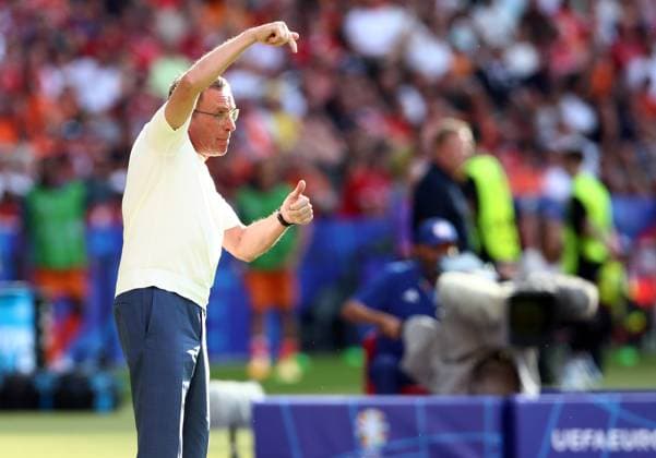 25 06 2024, xtgx, Football EM 2024, Netherlands Austria emspor, v l Coach Ralf Rangnick Austria gives instructions, gesticulates, gesticulate with arms gives instructions, gesticulate DFL DFB REGULATIONS PROHIBIT ANY USE OF PHOTOGRAPHS as IMAGE SEQUENCES and or QUASI VIDEO Berlin