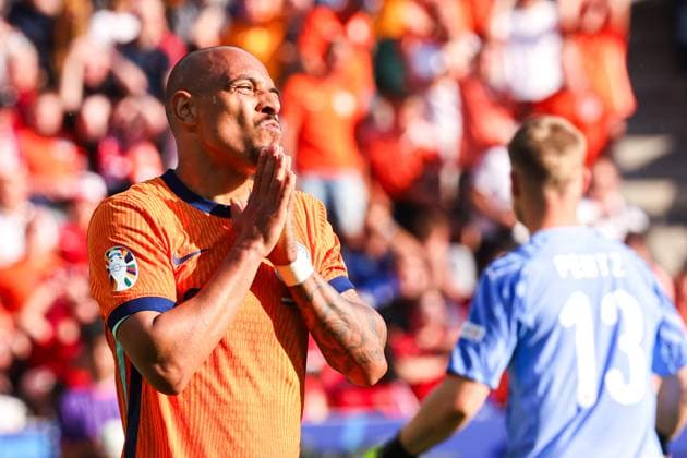 2024-06-25 Netherlands v Austria - Group D - UEFA EURO, EM, Europameisterschaft,Fussball 2024 BERLIN, GERMANY - JUNE 25: Donyell Malen of the Netherlands looks dejected during the Group D - UEFA EURO 2024 match between Netherlands and Austria at Olympiastadion on June 25, 2024 in Berlin, Germany. (Photo by Peter Lous BSR Agency) Berlin Germany Content not available for redistribution in The Netherlands directly or indirectly through any third parties. Copyright: xBSRxAgencyx