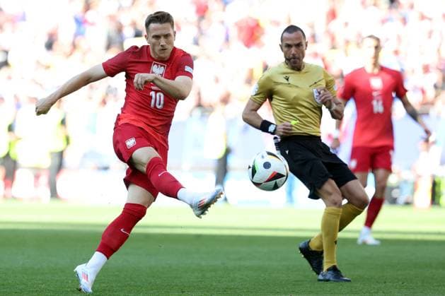 UEFA EURO, EM, Europameisterschaft,Fussball 2024: France vs Poland at BVB Stadion Dortmund. Matchday 3 Dortmund , Germany 25.06.2024: Piotr ZieliÅ ski of Poland during the UEFA EURO 2024 Matchday 3, group stage D football match between France vs Poland at BVB Stadion Dortmund. Dortmund BVB Stadion Dortmund Germany Germany Copyright: xmarcoxiacobucci