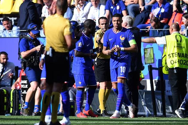 Soccer UEFA EURO 2024 Group stage 3 Matchday France Poland on 25 06 2024 at BVB Stadion Dortmund in Dortmund Drink break Kylian Mbappe France xRx