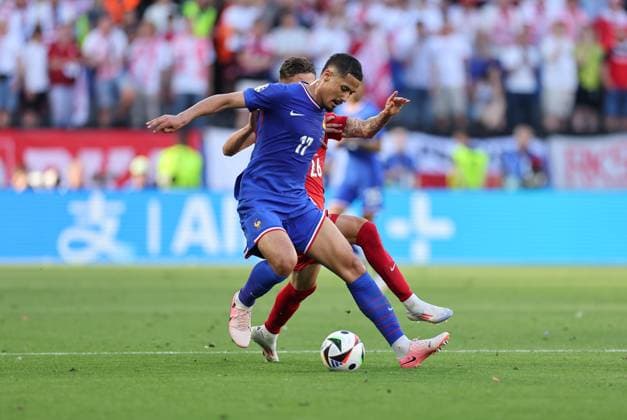 25 06 2024, European Football Championship, UEFA EURO 2024, France Poland, Group D, BVB Stadium Dortmund, f l , William Alain Andre Saliba France , Kacper Urbanski Poland Copyright: HMBxMedia