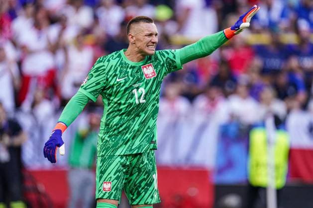 2024-06-25 France v Poland - Group D - UEFA EURO, EM, Europameisterschaft,Fussball 2024 DORTMUND, GERMANY - JUNE 25: Lukasz Skorupski of Poland pointing during the Group D - UEFA EURO 2024 match between France and Poland at BVB Stadion Dortmund on June 25, 2024 in Dortmund, Germany. (Photo by Joris Verwijst BSR Agency) Dortmund Germany Content not available for redistribution in The Netherlands directly or indirectly through any third parties. Copyright: xBSRxAgencyx